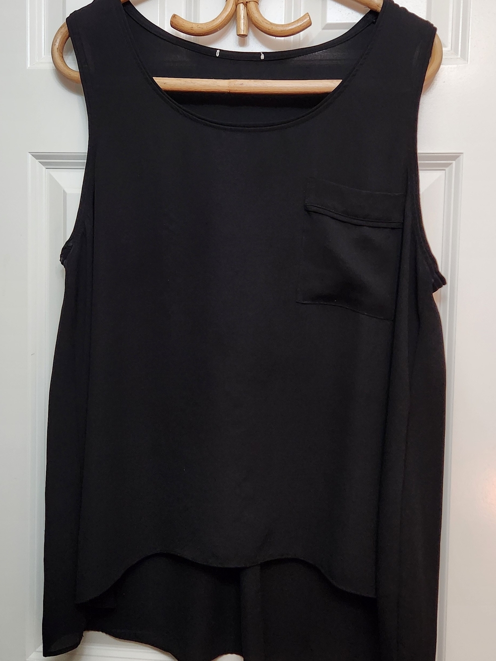Women's Black XL Sleeveless Pocket Top